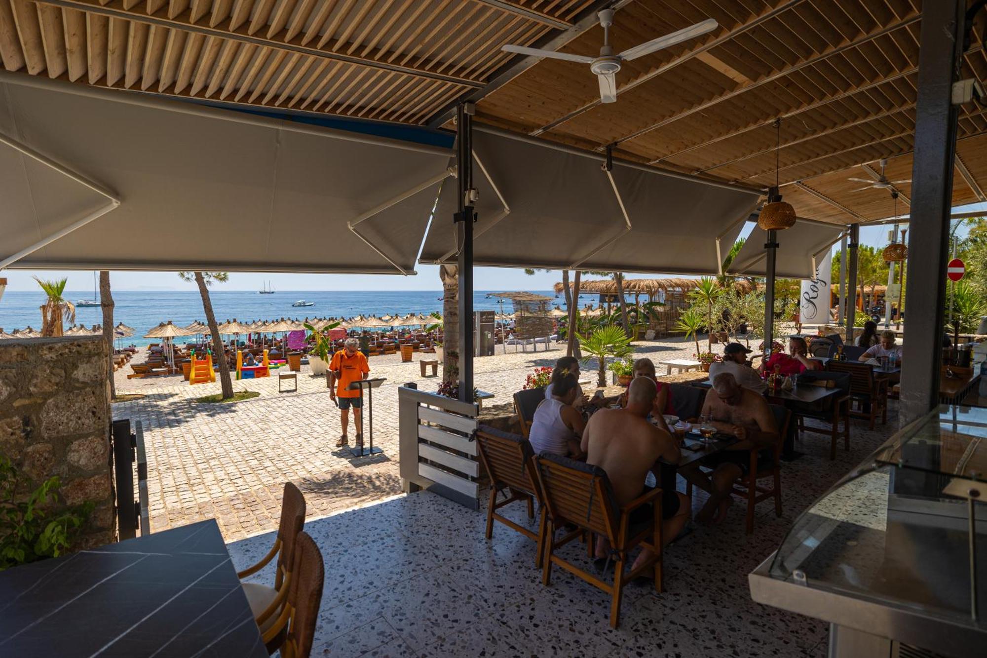 Royal Blue Hotel Dhërmi Dış mekan fotoğraf