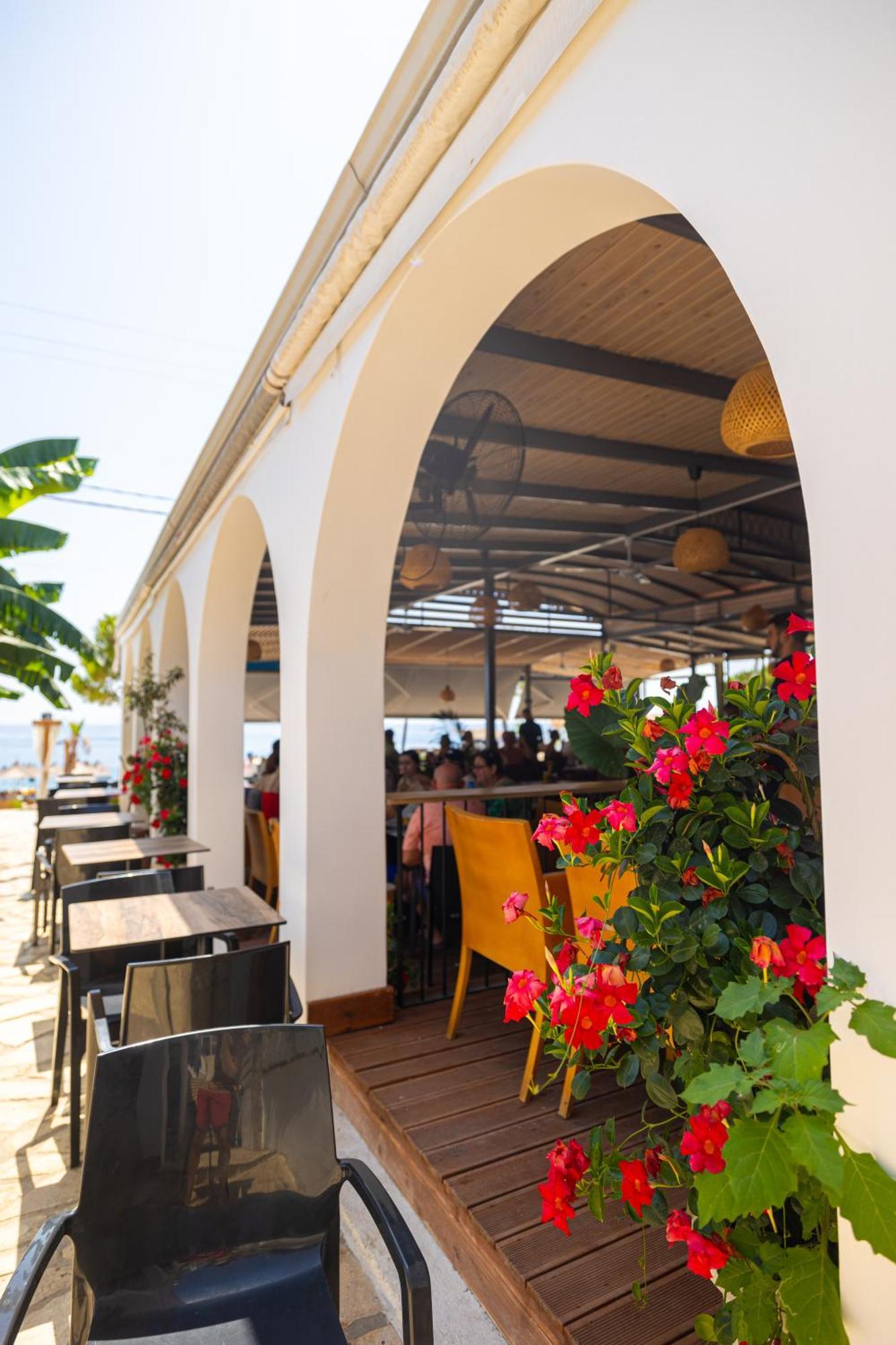 Royal Blue Hotel Dhërmi Dış mekan fotoğraf